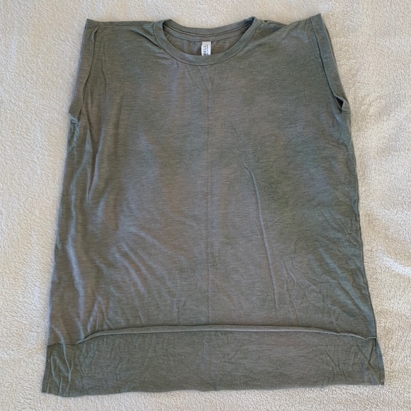 Green tie dyed muscle tank - Picture 1 of 3